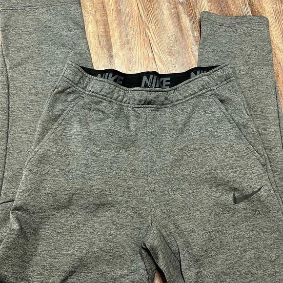 Grey Nike dri-fit sweatpants - Picture 3 of 6